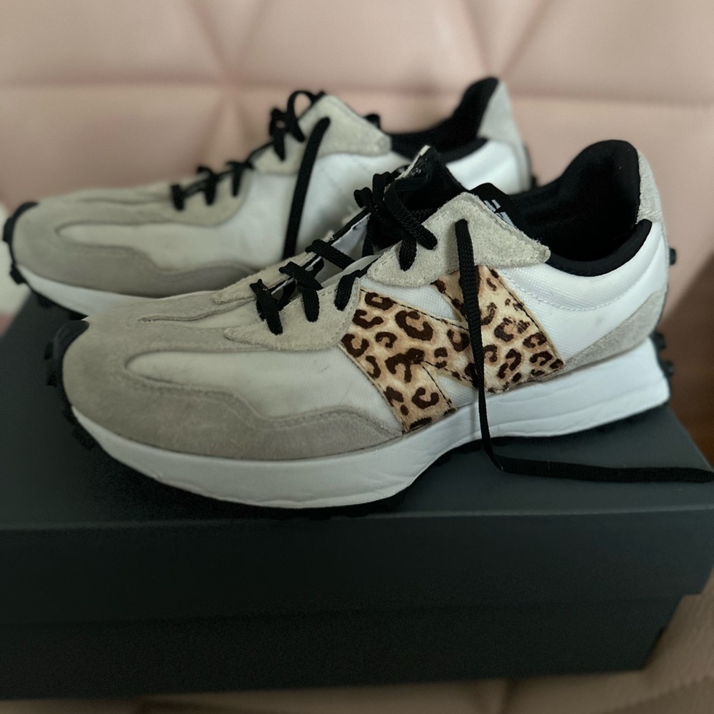New Balance 327